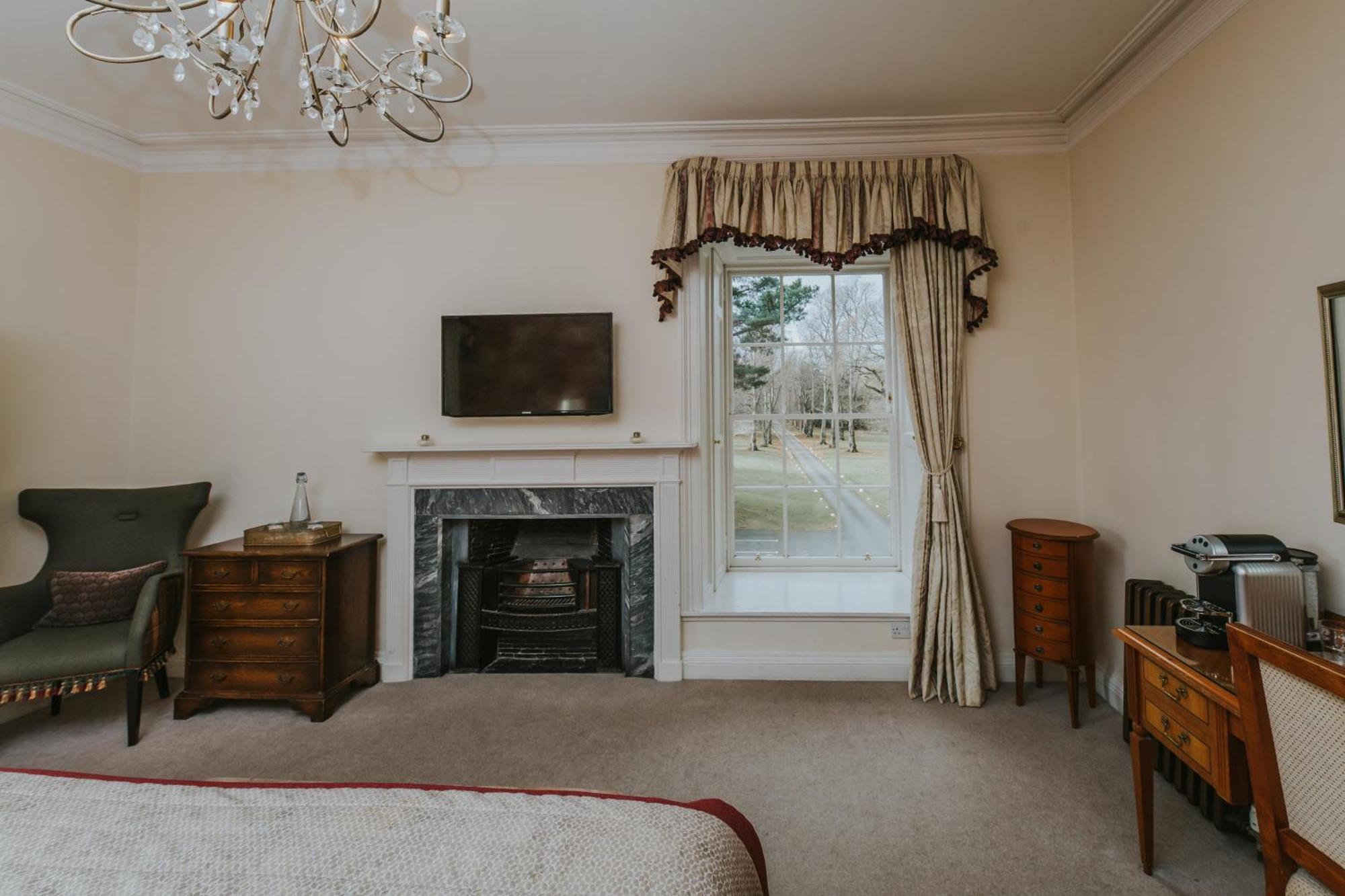 Carberry Tower Mansion House And Estate Guest House มัสเซิลบะระ ห้อง รูปภาพ